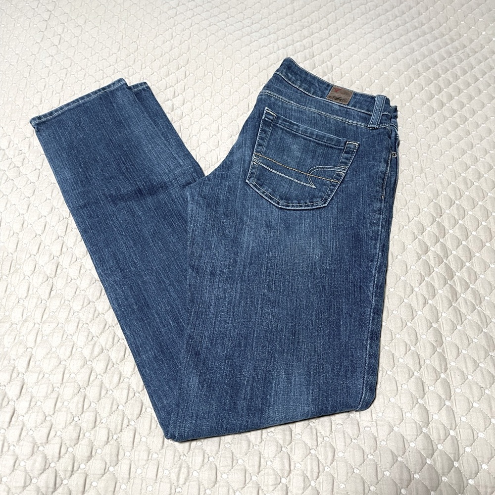 American eagle skinny jeans size 2 regular 99% cotton 1% spandex